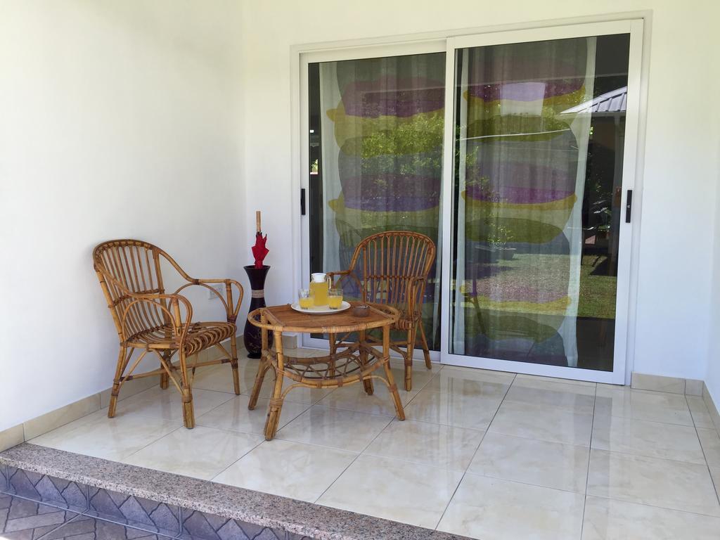 Fadine Self Catering Apartment La Digue Room photo